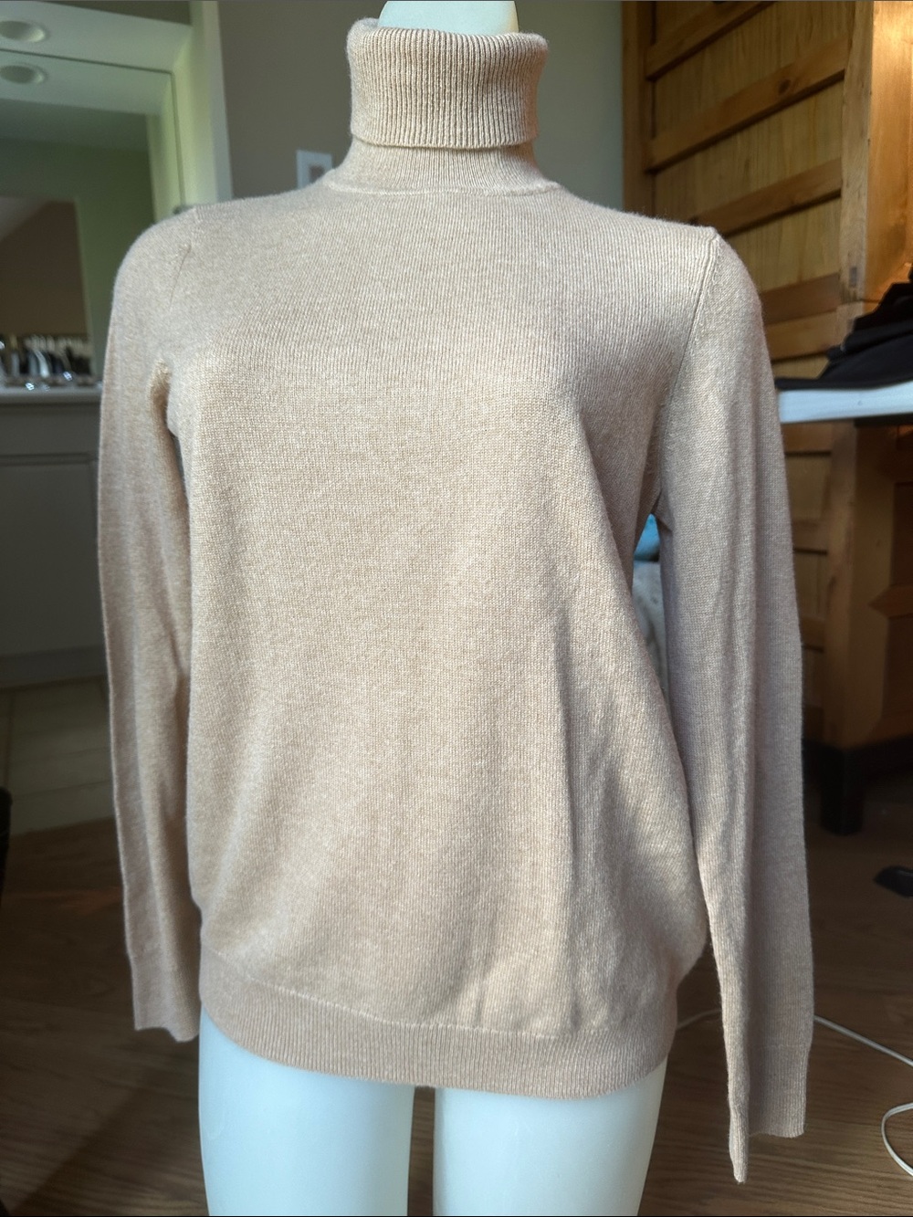 Classic Beige Turtleneck Sweater - Women's Cashmere Talbot’s size petite med